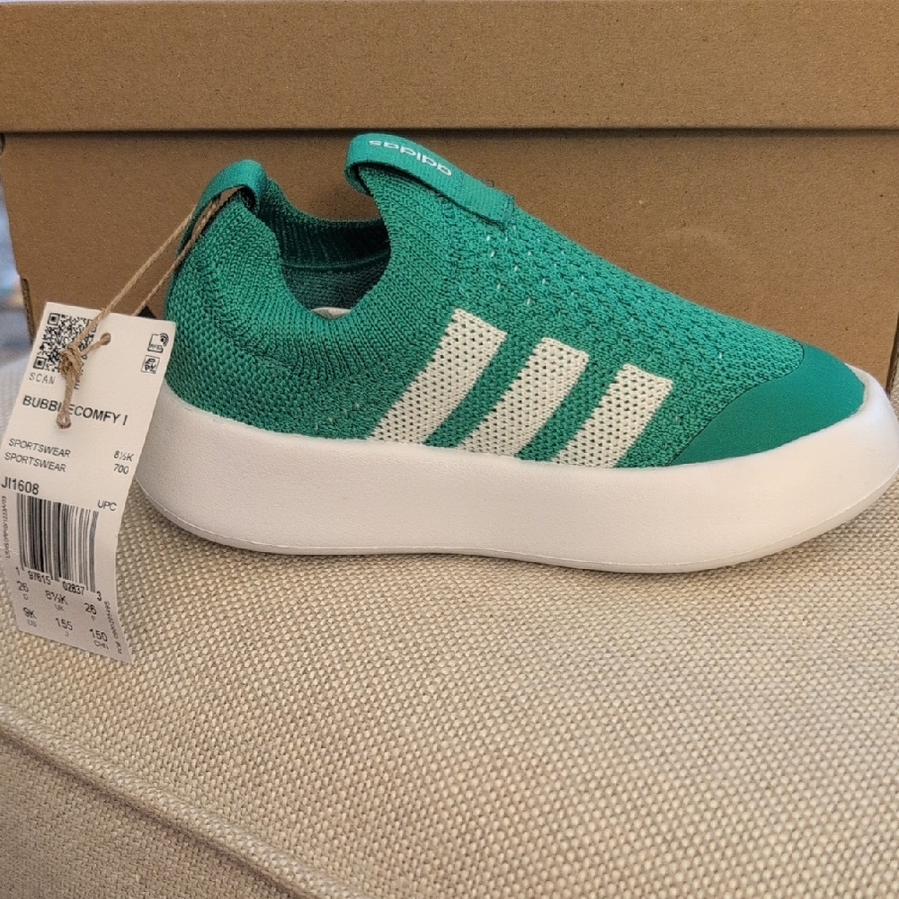 NEW With Tags ADIDAS toddler Size 9 Green bubble Comfy Shoe